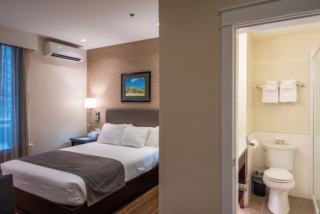 Queen Room - Newly Renovated