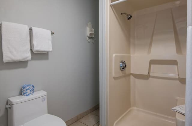 Suite, 1 King Bed, Jetted Tub, River View
