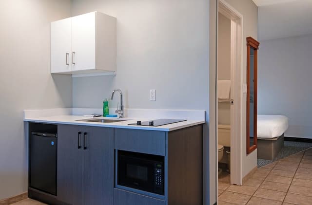 Suite, 1 Bedroom, Kitchenette, River View