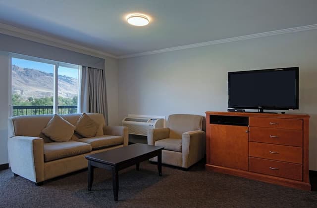 Suite, 1 King Bed, Jetted Tub, River View