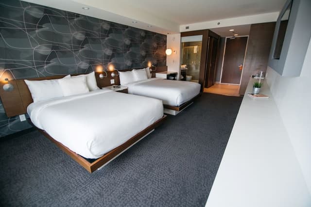 Room, 2 Queen Beds, River View (Upper Floor)
