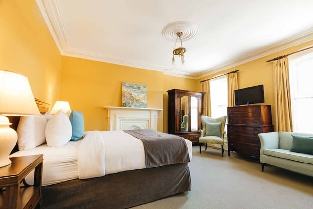 Standard Room, 1 Queen Bed