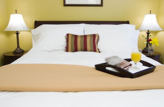 Standard Room, 1 Queen Bed