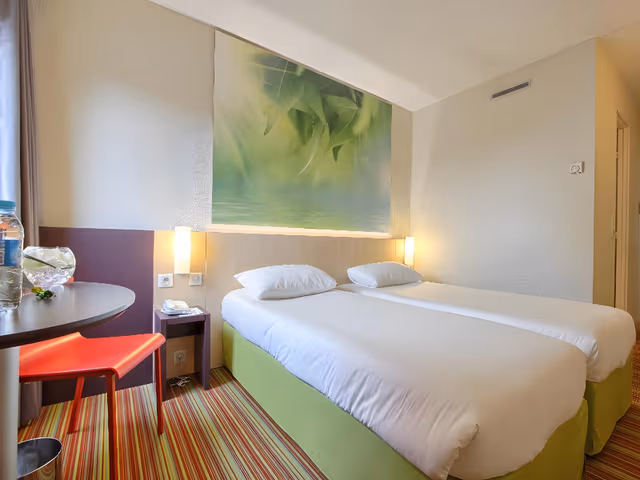 Standard Twin Room