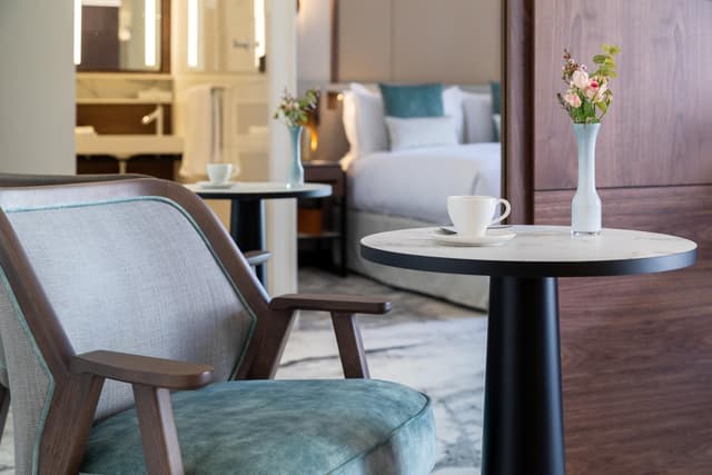 1 King Junior Suite Accessible Balcony