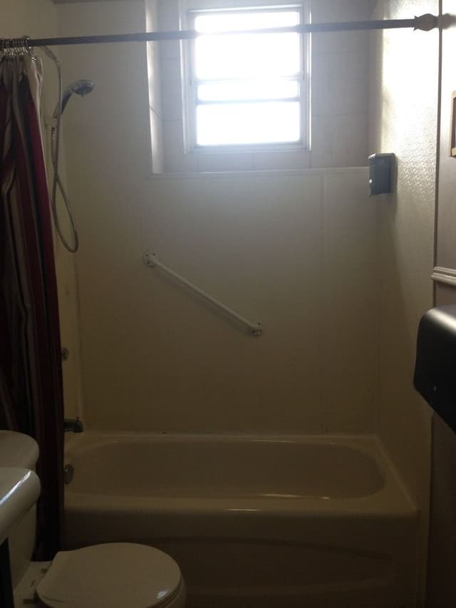 Basic Double or Twin Room, Shared Bathroom
