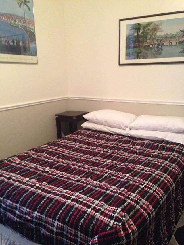 Basic Room, 1 Double Bed, Shared Bathroom