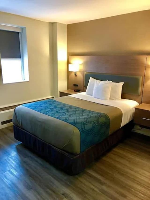 Standard Room, 1 Queen Bed, Non Smoking