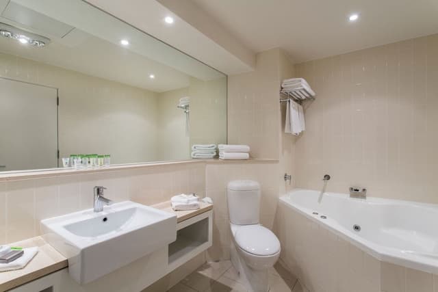Executive Suite, 1 King Bed, Non Smoking, Jetted Tub