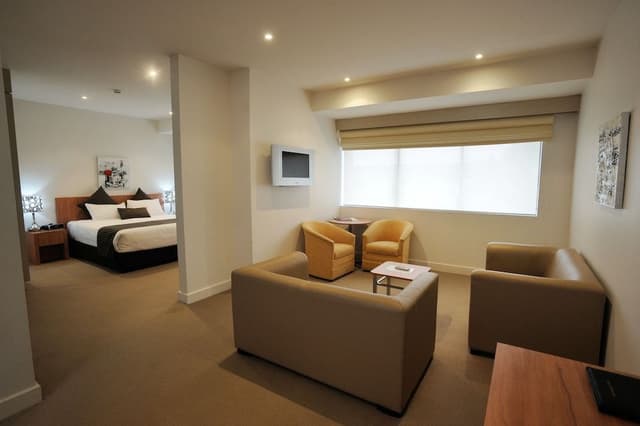 Executive Suite, 1 King Bed, Non Smoking, Jetted Tub