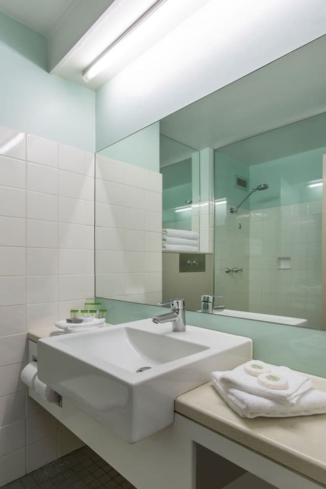 Superior Room, 1 King Bed, Non Smoking