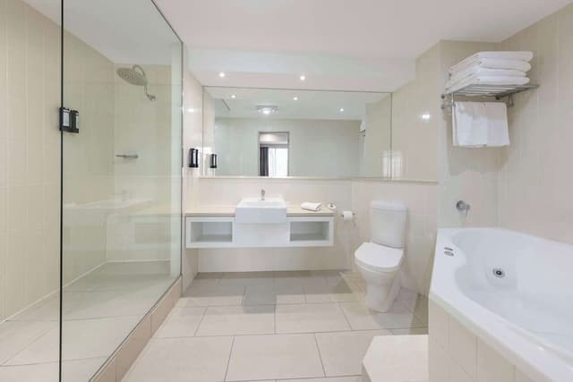 Executive Suite, 1 King Bed, Non Smoking, Jetted Tub