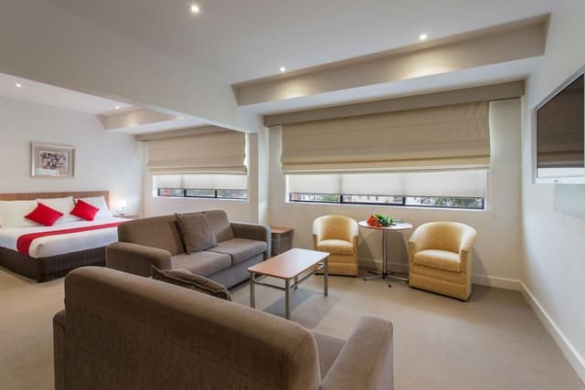 Executive Suite, 1 King Bed, Non Smoking, Jetted Tub