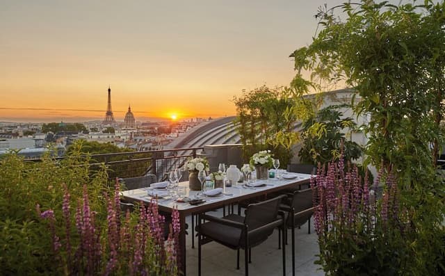 Eiffel View Rooftop Penthouse