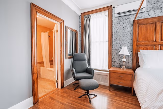 Luxury Room, 1 Queen Bed