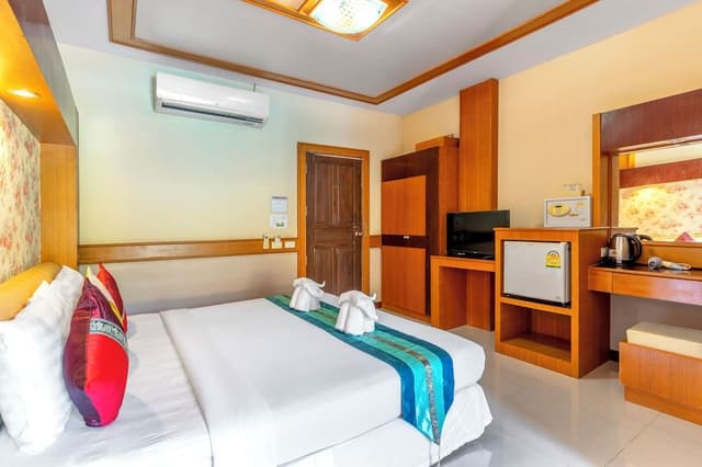 Superior Double Room with Pool View