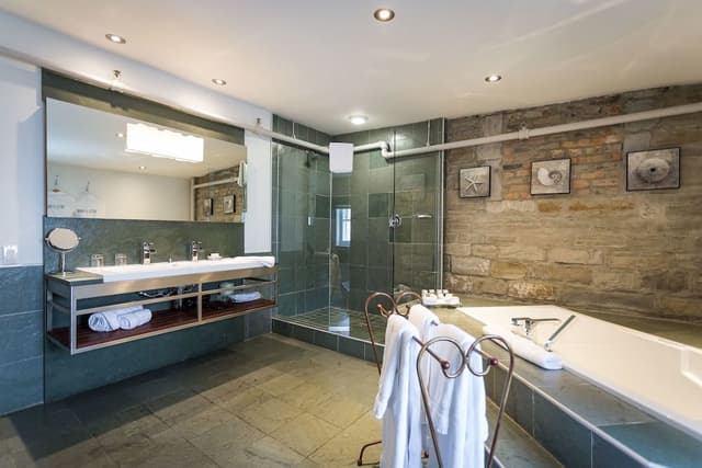 Suite (William)