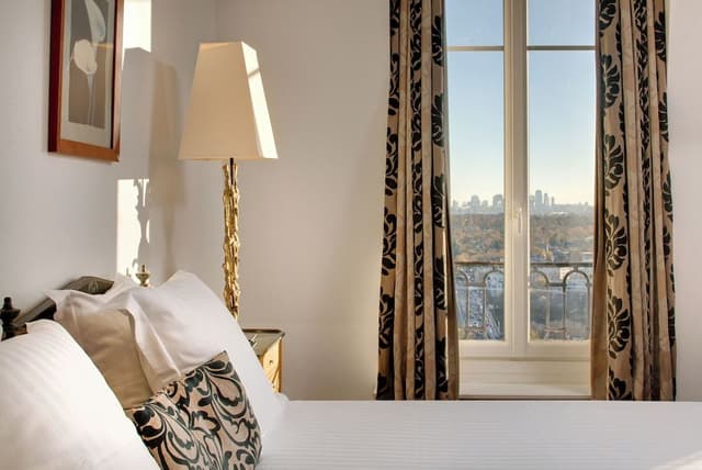 Junior Suite (Vue Paris)