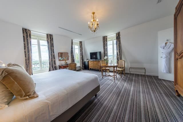 Junior Suite (Vue Paris)