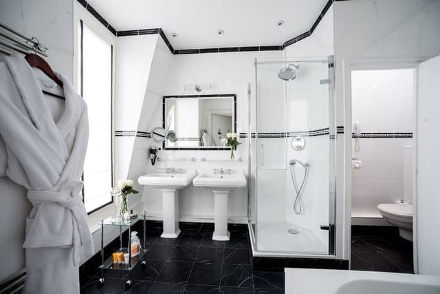Junior Suite (Vue Paris)