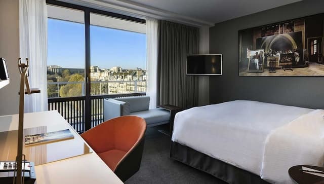 Deluxe Room, 1 King Bed, Balcony (Eiffel Tower View)