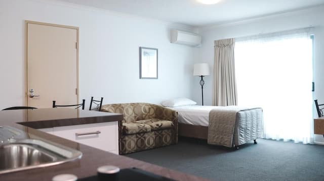 2 Bedroom Studio