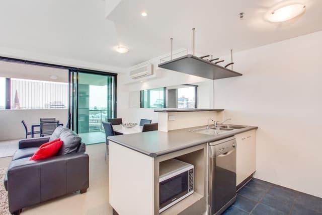 Apartment, 2 Bedrooms, 2 Bathrooms (1 Queen & 2 Single Beds)