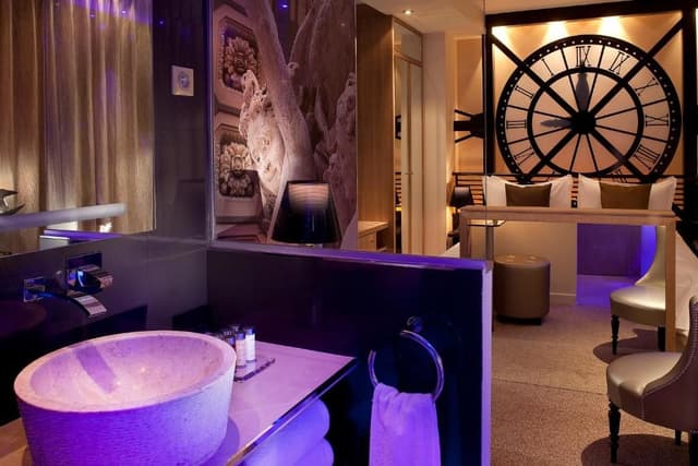 Musée d'Orsay Room with 2 people Jacuzzi