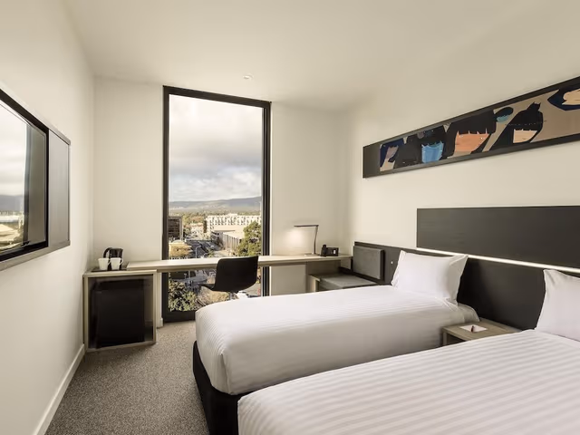 Superior Room, 2 Twin Beds, City View