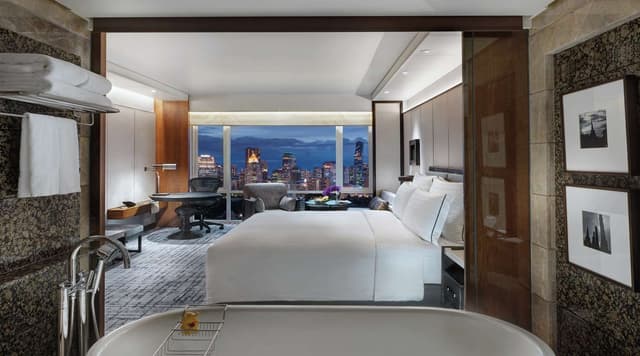 PREMIUM KING-HIGH FLOOR