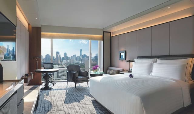 EXECUTIVE KING WITH LOUNGE ACCESS