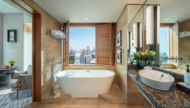 GRAND PREMIUM KING-HIGH FLOOR