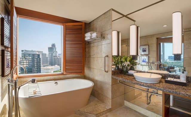 GRAND PREMIUM KING-HIGH FLOOR