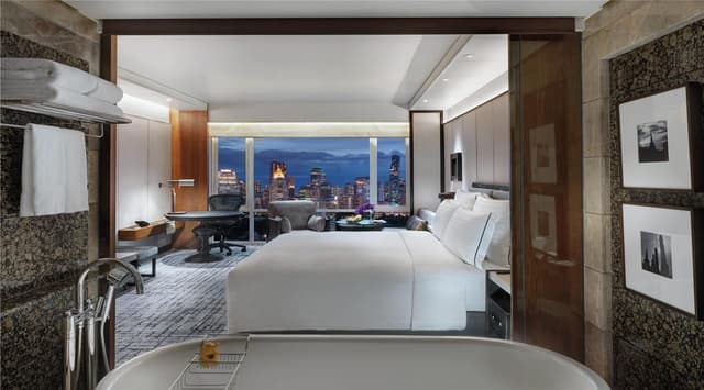 PREMIUM KING-HIGH FLOOR