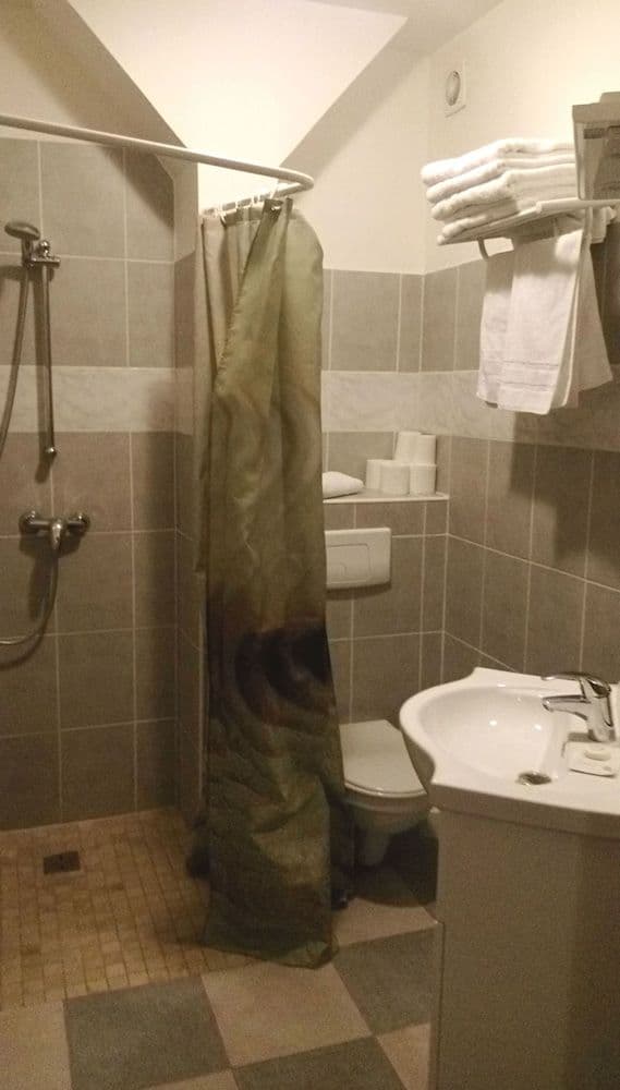 One Bedroom Apartment, South View