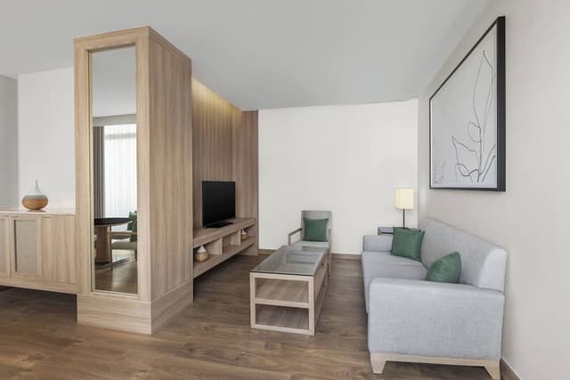 Suite, 1 Bedroom, Corner