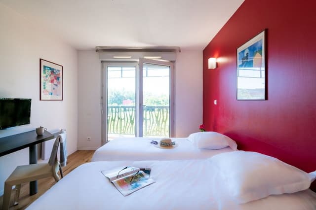 Studio, 2 Twin Beds