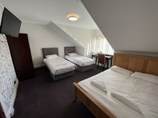 Family Room (4 beds)