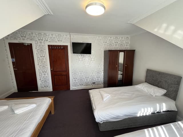Family Room (4 beds)