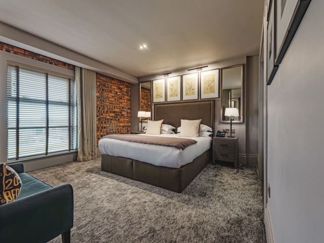 Deluxe Suite