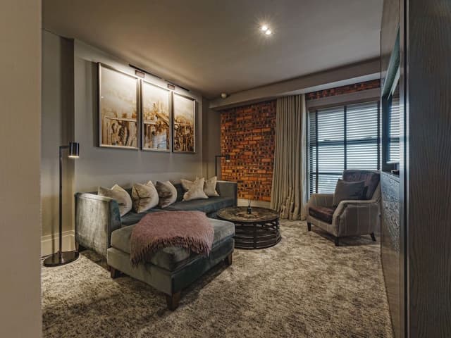 Deluxe Suite