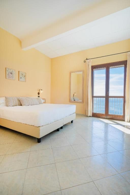 Family Room with Sea View