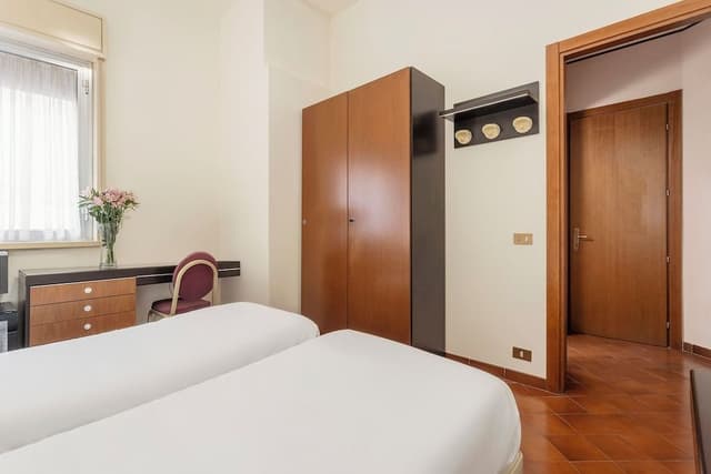 Double Room, Connecting Rooms