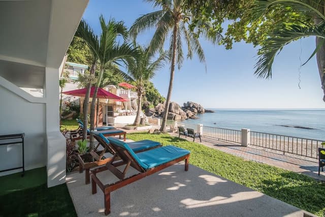 Deluxe Beachfront Room