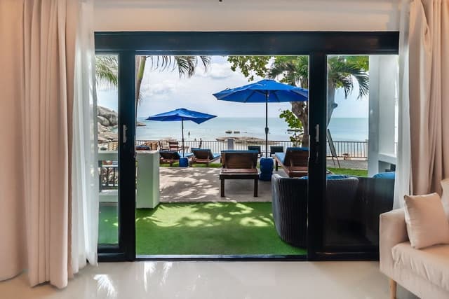 Deluxe Beachfront Room