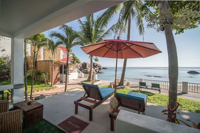Deluxe Beachfront Room