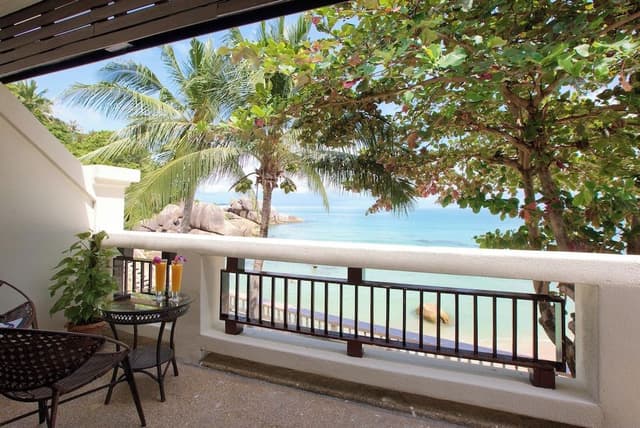 Deluxe Beachfront Room