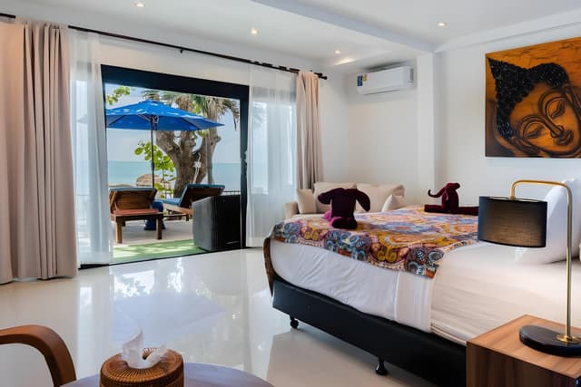 Deluxe Beachfront Room