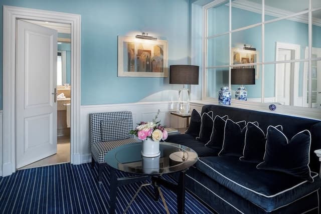 Studio Suite, River View