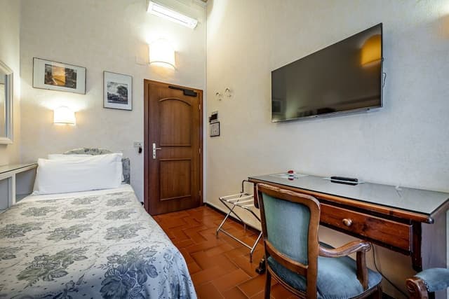 Single Room, Private Bathroom (External)